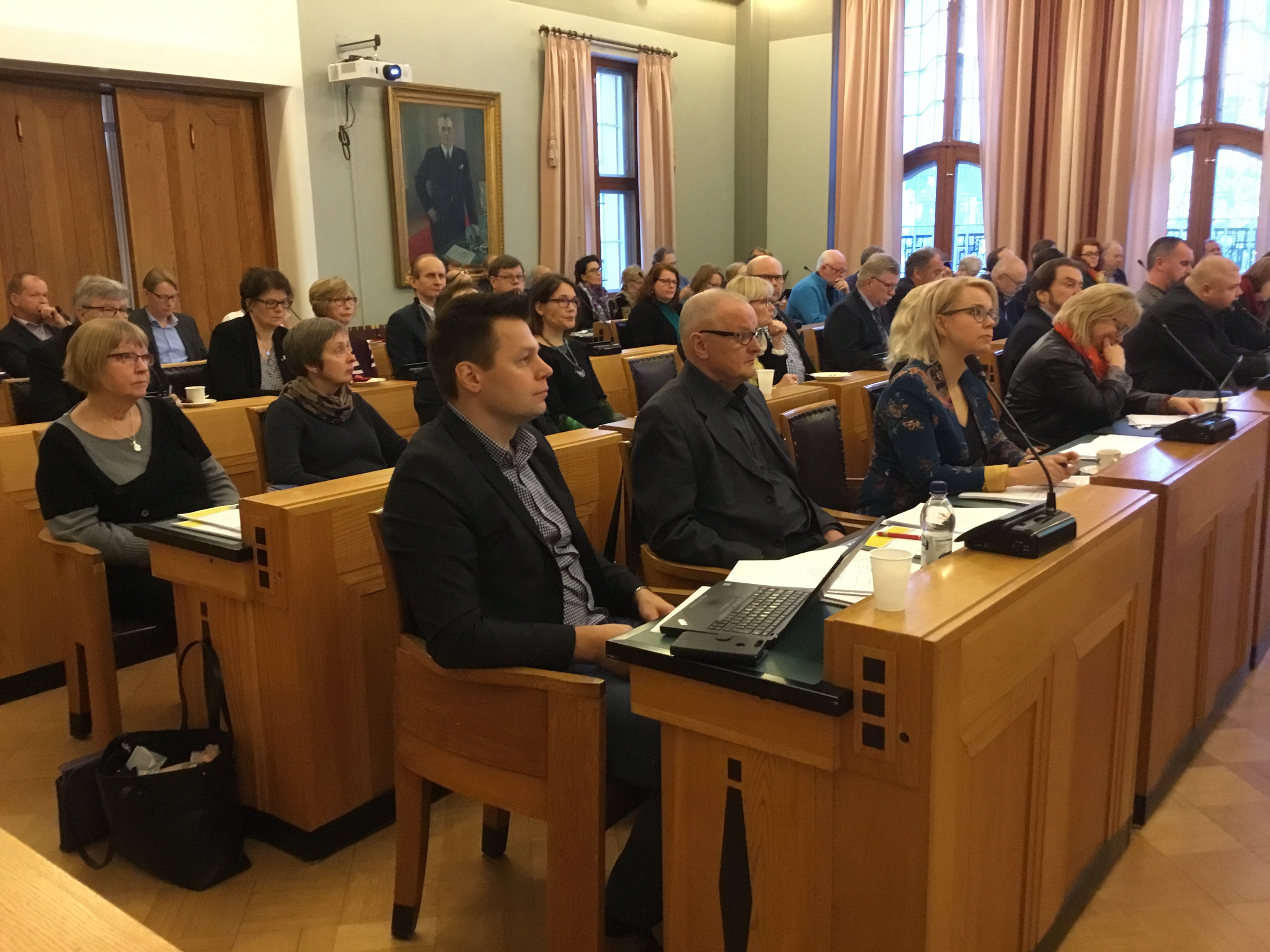Etelä-Savon maakuntavaltuusto kokoontui 26.11.2018 Mikkelin kaupungintalolle talousarviokokoukseen. Maakuntavaltuusto hyväksyi Etelä-Savon maakuntaliiton talous- ja toimintasuunnitelman vuosille 2019-2021 sekä talousarvion vuodelle 2019.